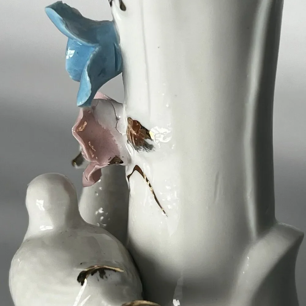 VTG Shiah Yih Porcelain Vase- Doves & Applied Blue/Pink Flowers- Gold Trim 6.5”